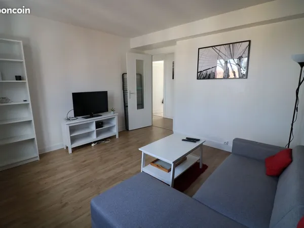 Appartement 70m2 renové et meublé en colocation. 3 chambres disponibles