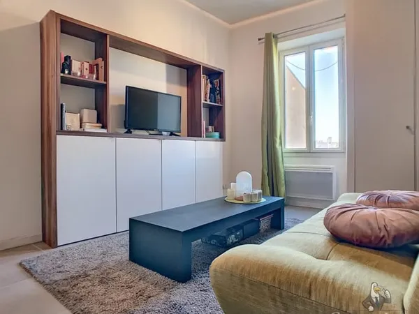 APPARTEMENT 2 PIECES AVEC BUREAU INDÉPENDANT LE CANNET MAIRIE