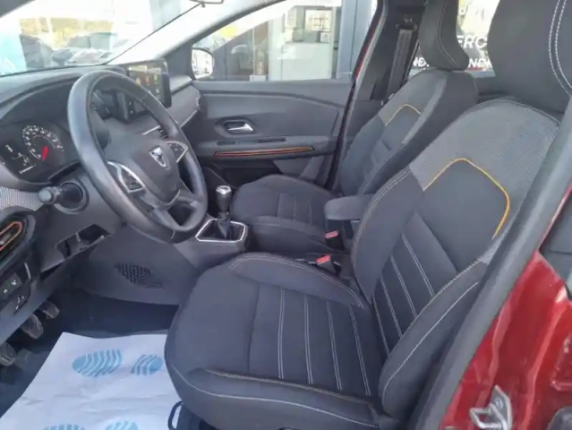 Dacia Sandero stepway confort eco-g 100 -22 — photo 15