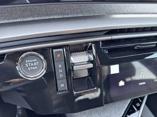 Peugeot 3008 hybrid 145 e-dcs6 — photo 14