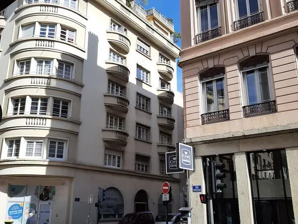 Vend bel appartement de 92,32 m2 loi Carrez, classé C au DPE septembre 2025, dans le 6ème arrondisse