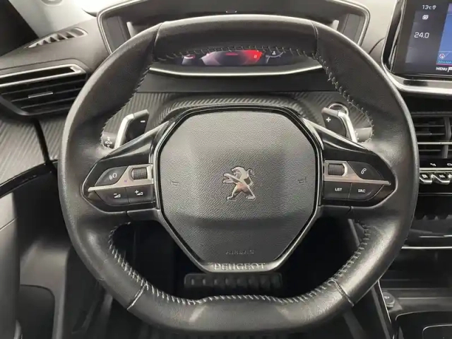 Peugeot 2008 puretech 130 s&amp;s eat8 — photo 23