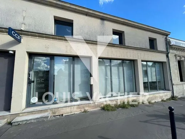 Loue local 165m² avec parking à Bordeaux Caudéran