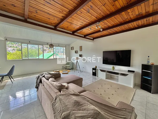 Appartement 4 pièces 142 m²