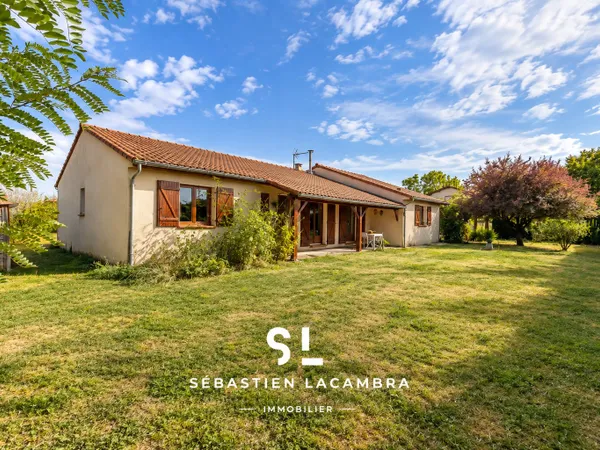 LESCURE-D'ALBIGEOIS Maison de plain-pied de 150 m2, pièce