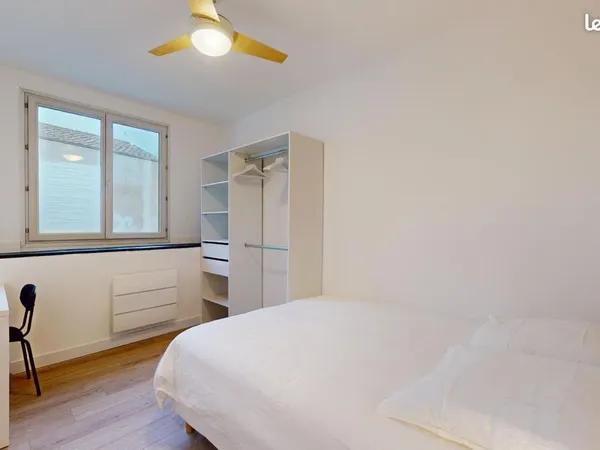 Chambre 7 pièces 126 m²