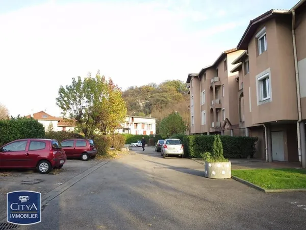 Stationnement Location Claix   25€