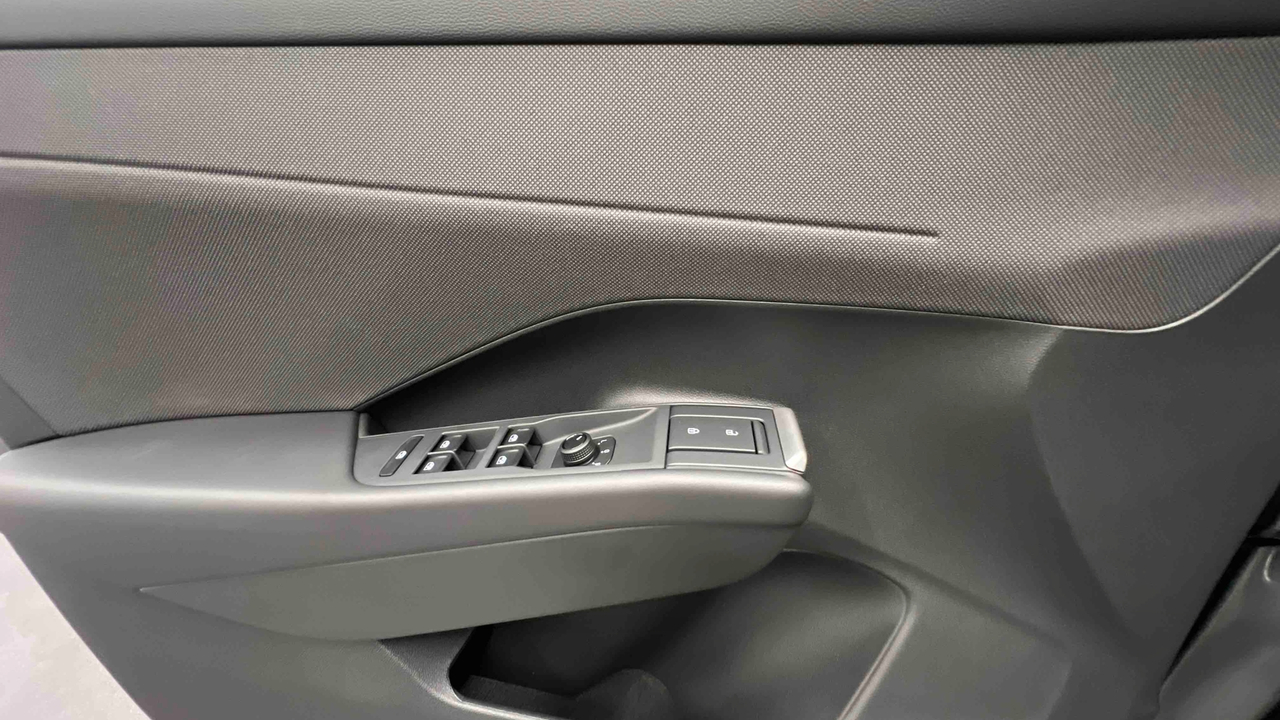 Volkswagen T-Roc 1.5 eTSI Hybrid 116 ch DSG7 — photo 17