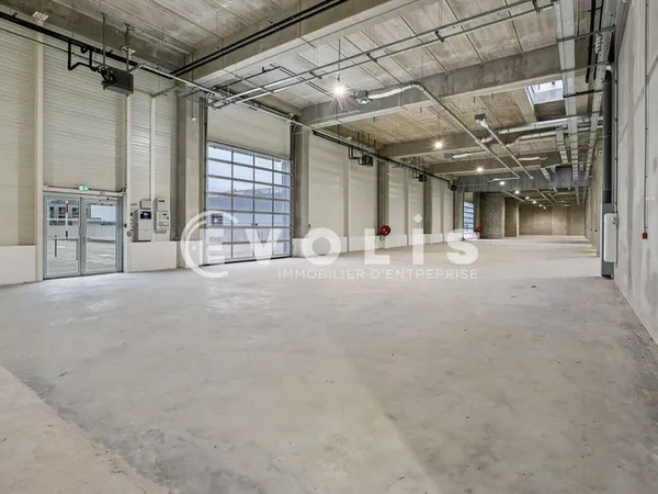 HOTEL LOGISTIQUE LES ARDOINES - 690 m² non divisibles