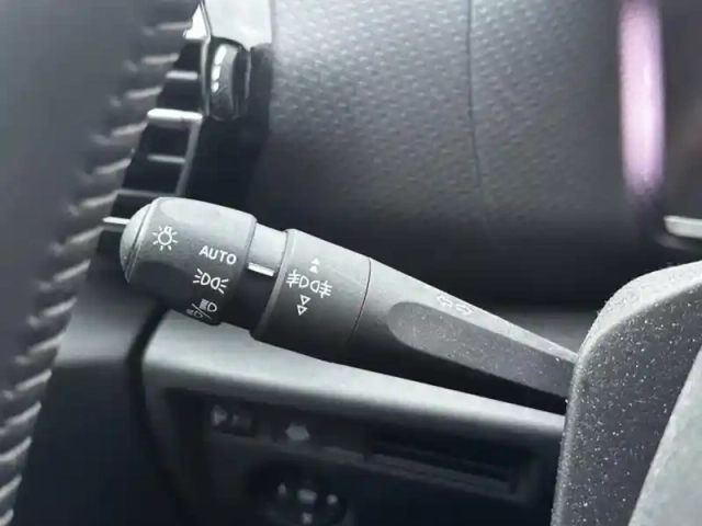 Citroën C4 puretech 130ch s&amp;s feel — photo 13