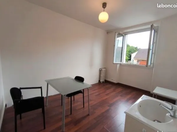 Bureau Argenteuil centre (toute activité, préférence pour paramédical, infirmière Bureau avec point 