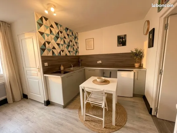 Appartement 2 pièces au calme dans une impasse - appartement meuble