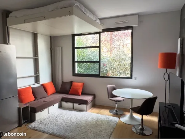 Levallois-Perret - Superbe studio meublé 30 m² « Prêt à vivre » (Belle hauteur sous plafond, Lit esc