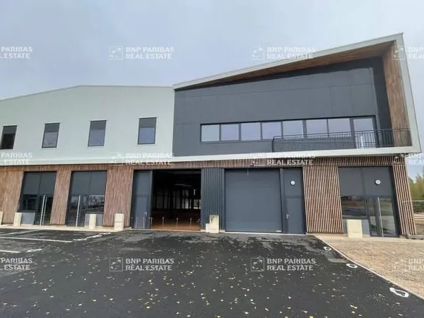 Local d'activité 1487 m²