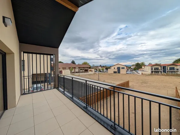 Appartement T4 Terrasse - Moidieu-Détourbe