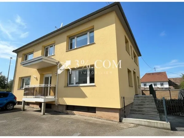 3%COM Grand F4 avec balcon - cour et caves