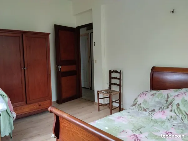 Location de 3 chambres privées meublées à 450 euros et 500 euros