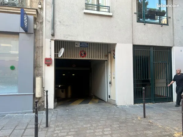 Parking moto couvert + 1 mois offert 🎁