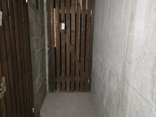 Location Cave 7.9m²