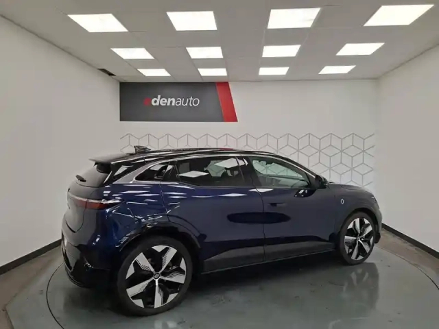 Renault Megane e-tech ev60 220 ch super charge — photo 4