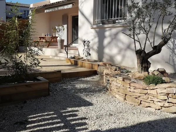 Location maison meublée-piscine-petanque-terrain