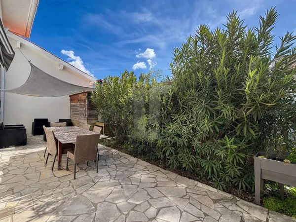Anglet : appartement avec terrasse et jardin privatif