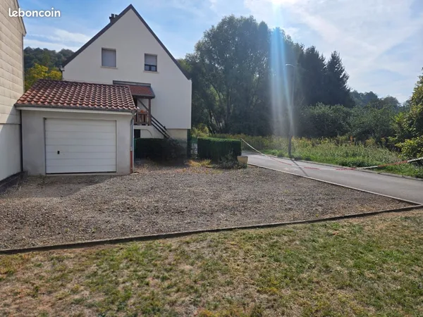 Garage sur terrain de 3 ares
