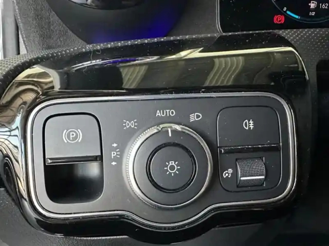 Mercedes Classe A 200 amg line — photo 49