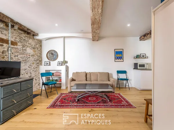 Grand studio rénové au coeur de Saint-Georges