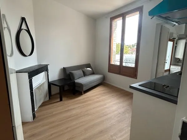 Agréable studio meublé et entièrement refait à neuf