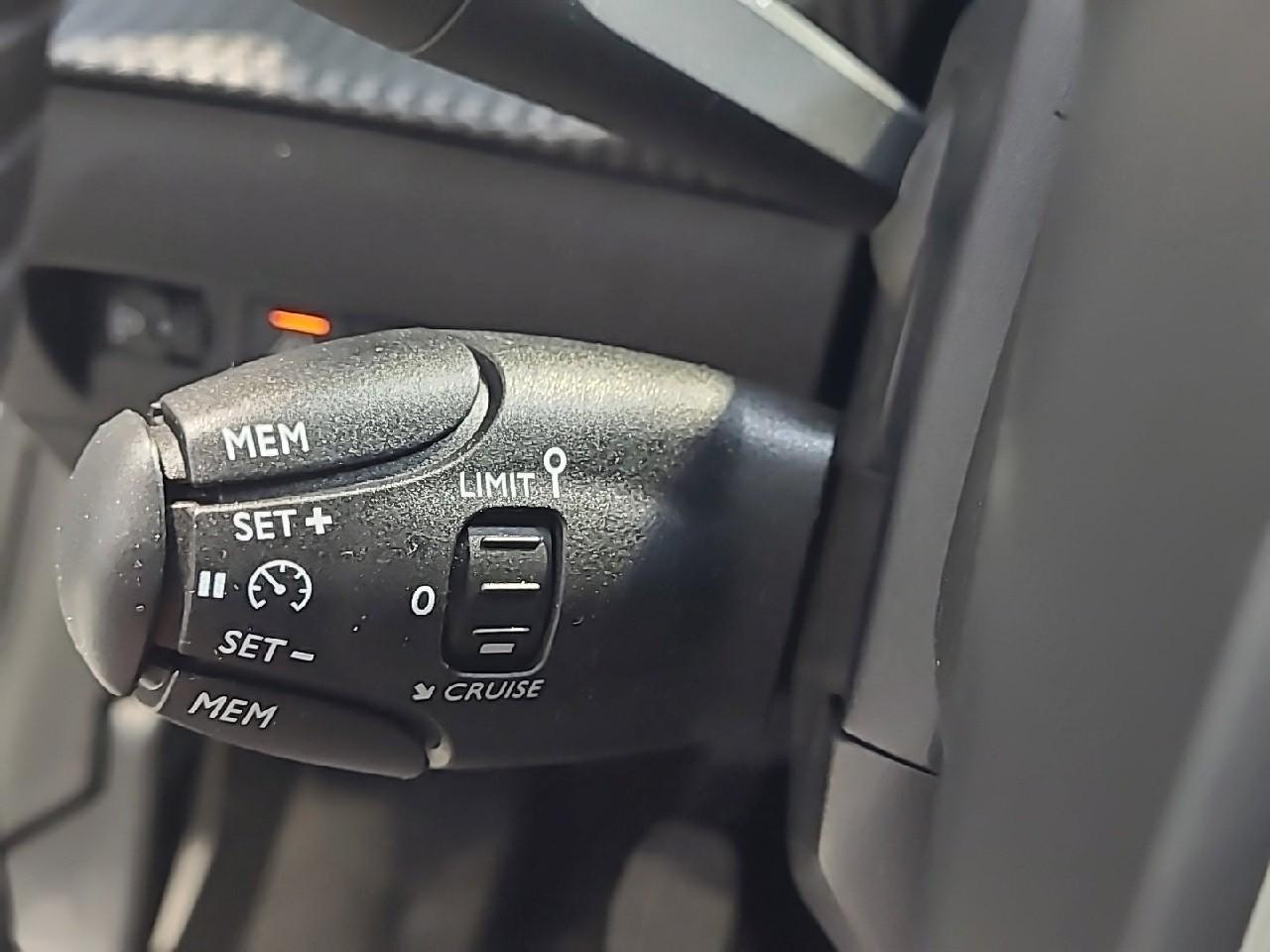 Peugeot 208 puretech 100 s&s bvm6 allure pack — photo 27