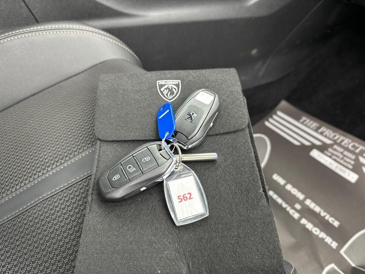 Peugeot 3008 puretech 130ch s&s eat8 gt — photo 30