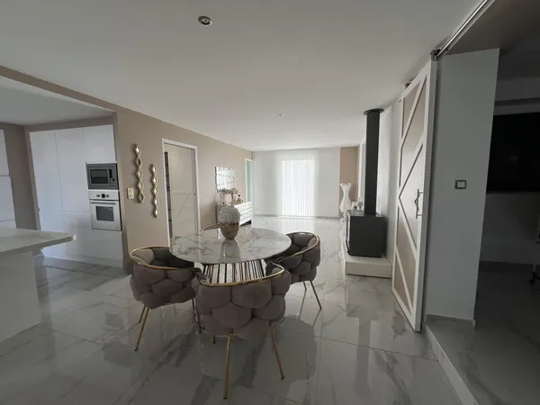 Beau plain-pied rénové de 140 m².