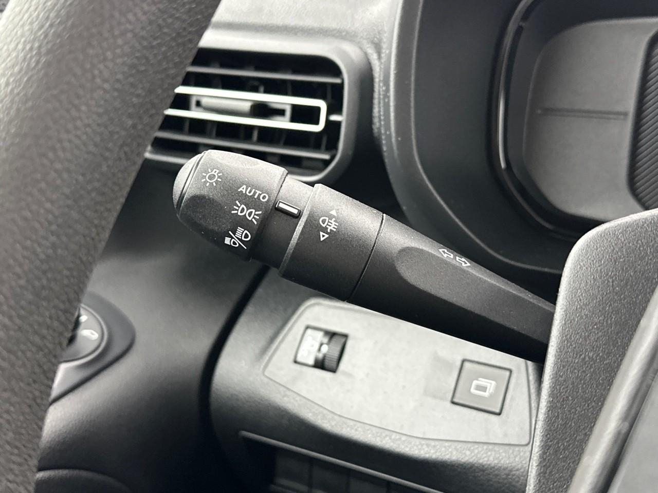 Citroën Berlingo van m diesel 100 ch manuelle — photo 19