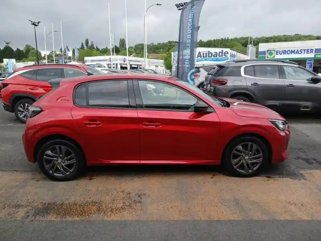Peugeot 208 puretech 100 s&amp;s eat8 — photo 4