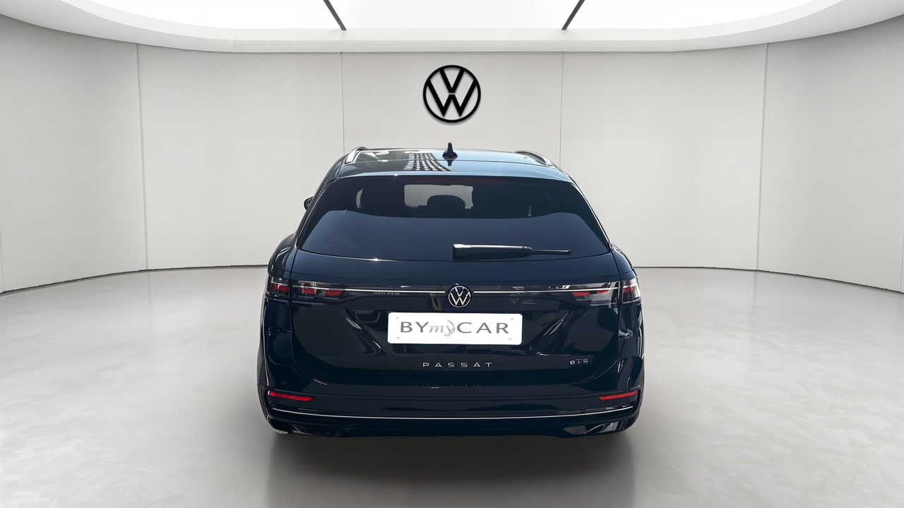 Volkswagen Passat 1.5 eTSI OPF 150 DSG7 — photo 4