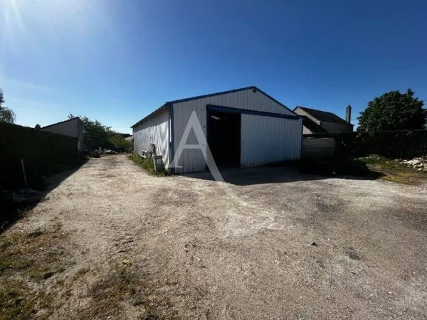 Local commercial 166 m²