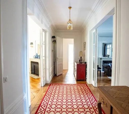 Appartement 6 pièces 200 m²