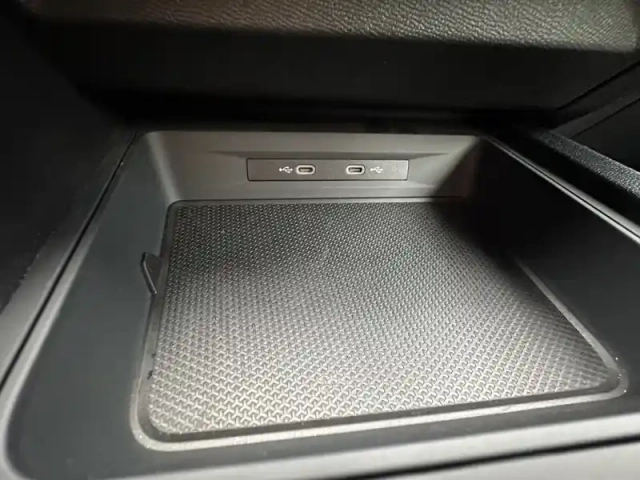 Seat Leon 1.5 etsi hybrid 115 dsg7 — photo 30