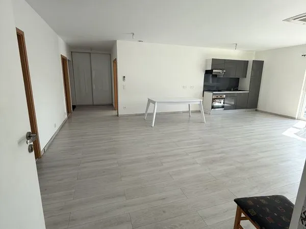à louer - appartement f4
