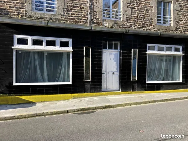 Loue 2 bureaux attenants proche commerces