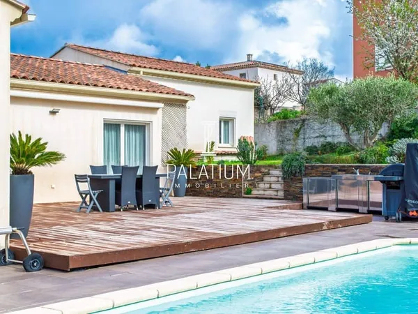 Maison 5 pièces 207 m²