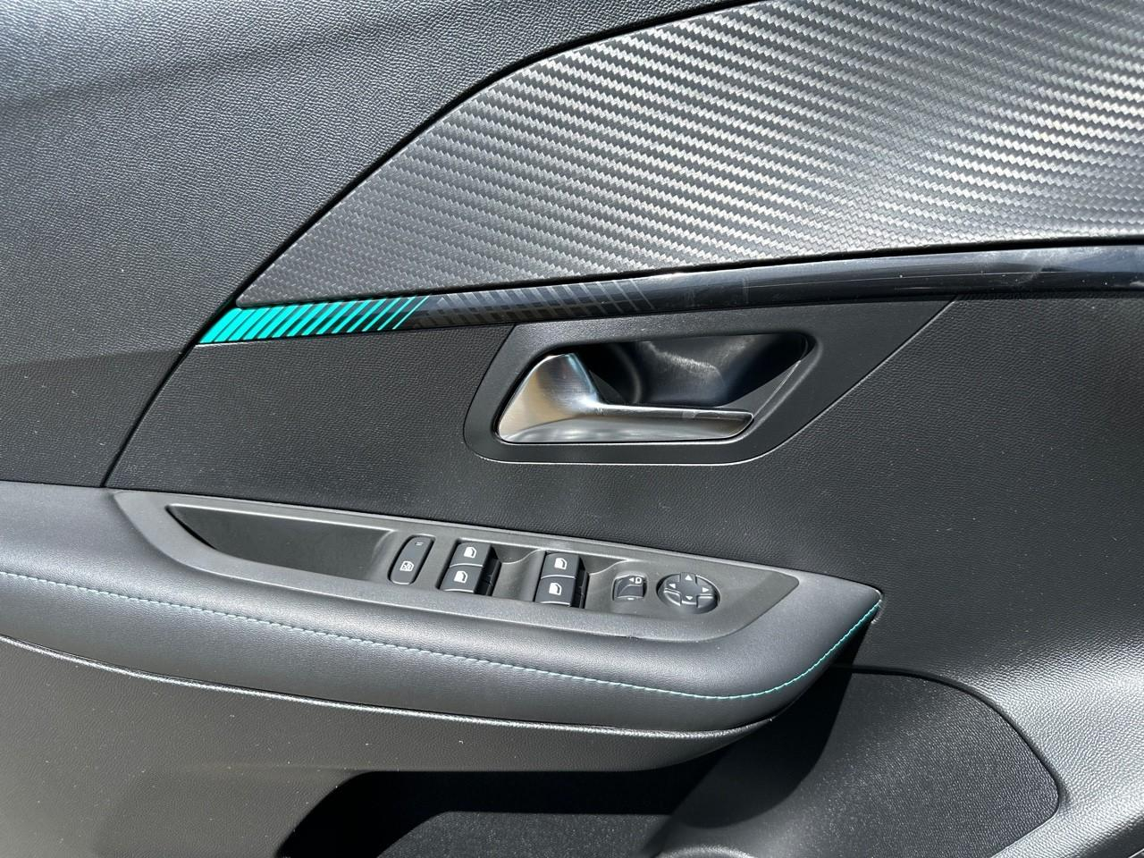 Peugeot 208 1.2 puretech 100ch s&s allure eat8 — photo 18