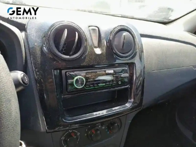 Dacia Sandero sce 75 — photo 13