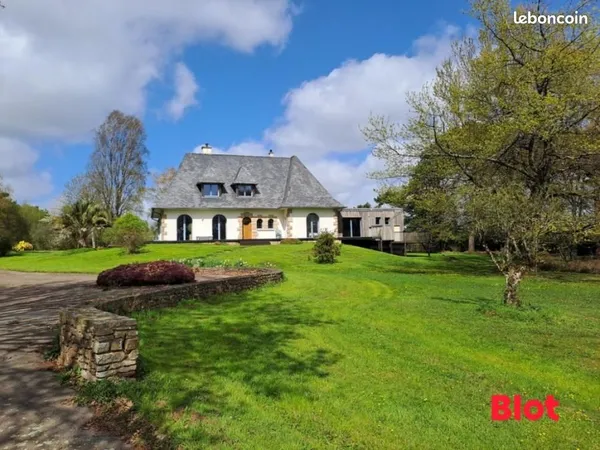 Propriété 8 pièces 221 m²