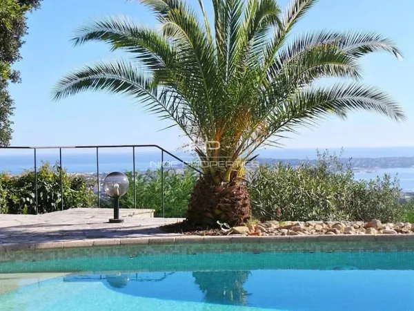 Villa 8 pièces 330 m²