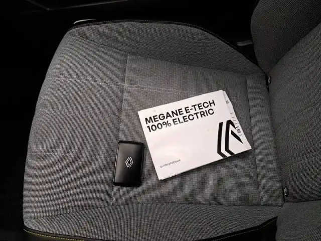 Renault Megane e-tech 220 ch autonomie confort gsr2 — photo 129