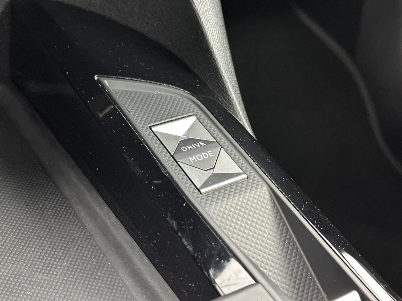 Ds Ds 3 crossback puretech 130 eat8 performance line — photo 31