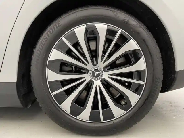 Mercedes Classe E eqe 300 — photo 50