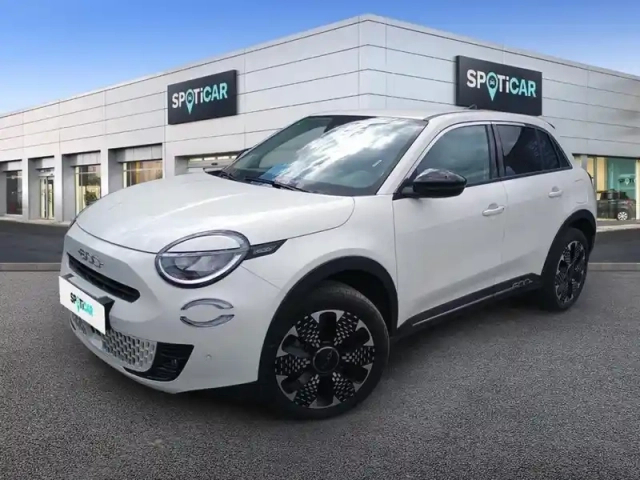Fiat 600 1.2 hybrid 100ch dct6 la prima — photo 1